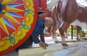 The floor of the float dedicated to Costa Rica is under construction