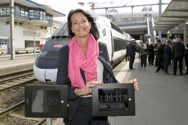 Nathalie Juston, regional director of the SNCF, before the timer of the exploit. 