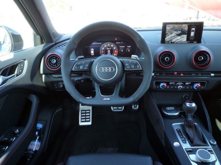 The interior of the Audi Sport RS3 Sportback