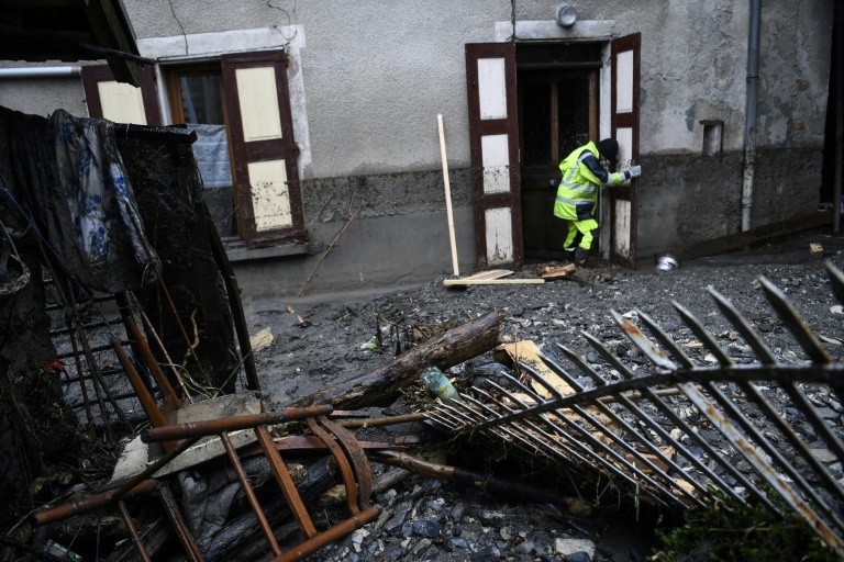 An elderly woman died of a heart attack at his home in Morêtel-de-Mailles near Crêts en Belledonne in Isère, January 4, 2018