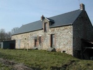 Property in St Aubin des Chateaux 2