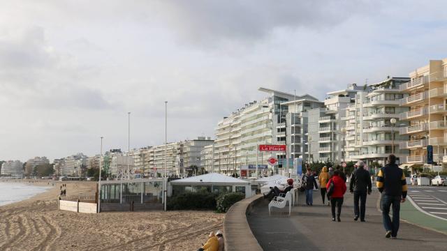 The beach will be drained over a km, to the right of the Avenue de la Mer, near the Aquabaule pool