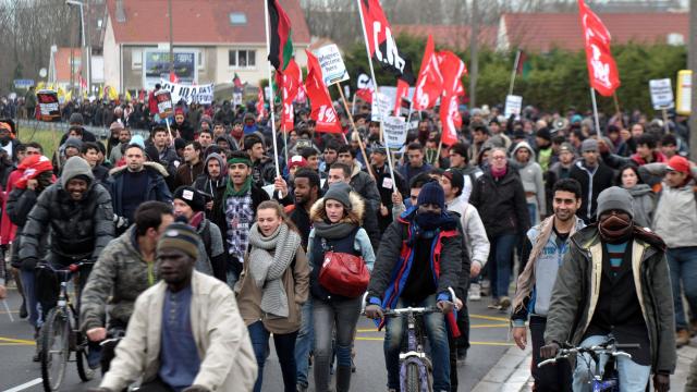 2000 protestors in Calais were there to support for better conditions for migrants