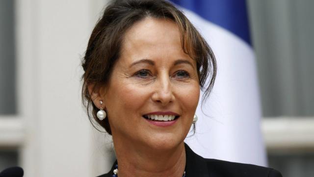 Ségolène Royal believes that this relaxation of the legislation is too "lax".