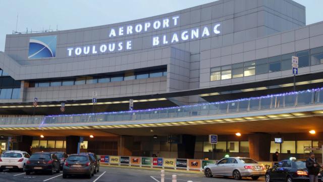 Man arrested at Toulouse airport, smuggling bags of cocaine in his stomach