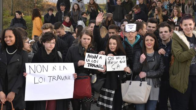 El Khomri law. The students Demonstrate in Concarneau and Quimper 1