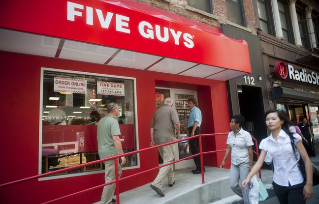 The giant burger "Five Guys" opens its first restaurant in Paris in the Summer