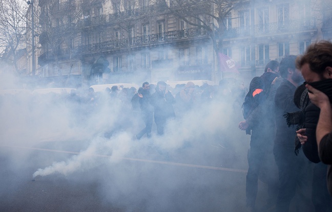 Clashes broke out at the #NuitDebout protest in place de la Republique, with the police attacked and a police car set alight