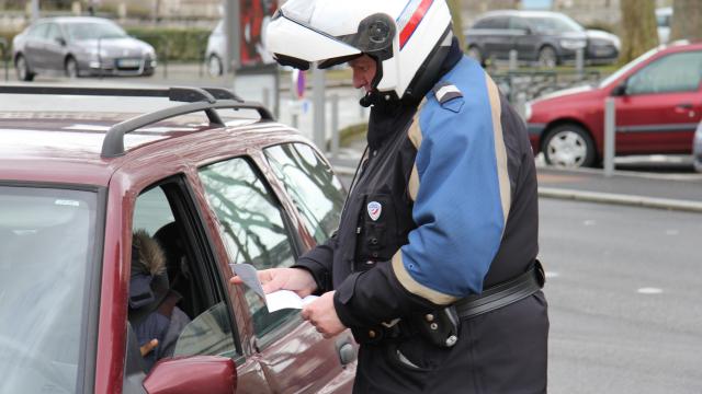 In Laval, more roadside checks have led to the suspension of 17 driving Licences