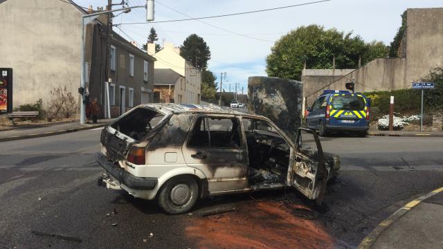 The Volkswagen Golf burst into flames in the centre of Chateaubriant