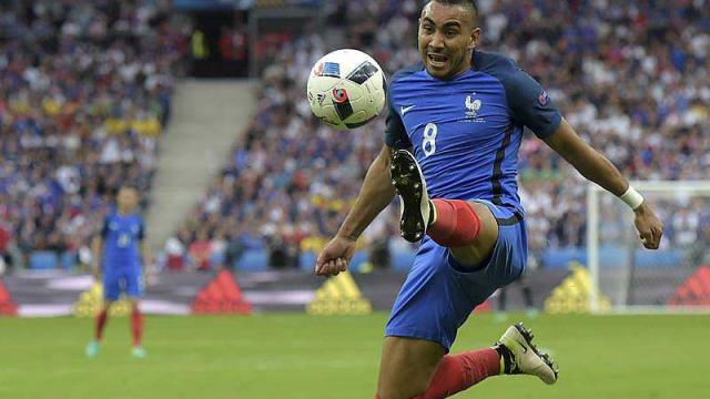 France wins its opening match against Romania in Euro 2016