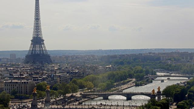 The Eiffel Tower will be closed on Tuesday with the protest against the Labour law