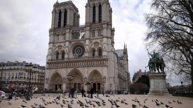 Paris: Six Gas Cylinders Found in a Car near Notre Dame 1