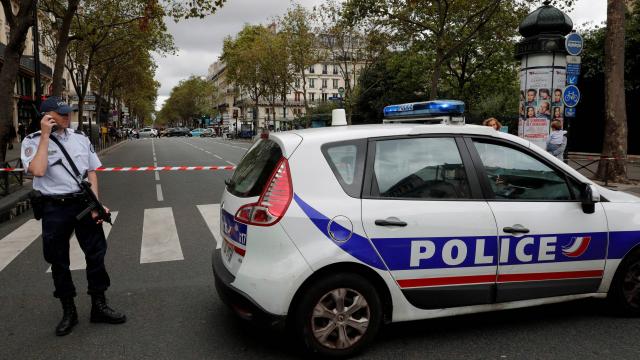 A 16 year old arrested after false terror alert in Paris