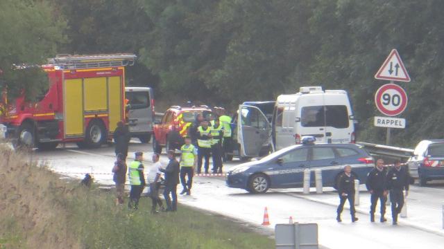 A very serious accident occurred Saturday morning in Plouër-sur-Rance, at the entrance of Chateaubriant bridge on the N 176, killing three.