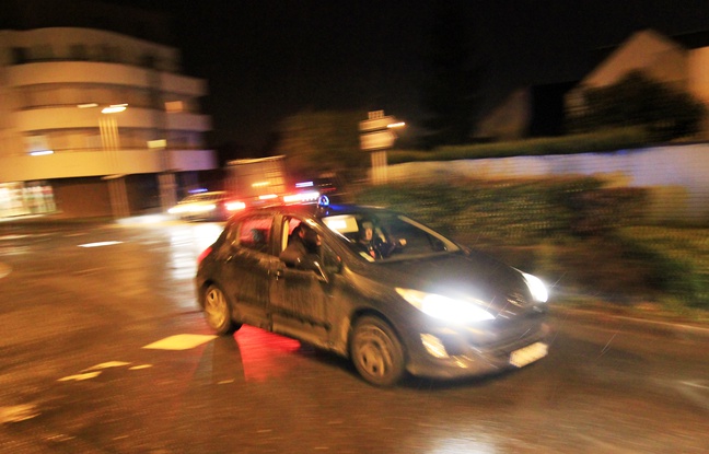 After a car chase of 200 km from Caen to Rennes, they eventually flee on foot