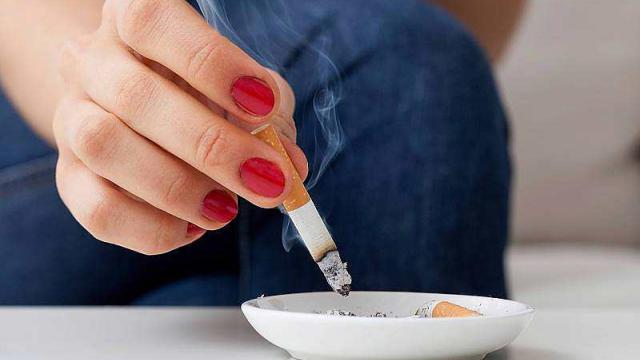 In France, the operation "Mois sans tabac" offers smokers to take up the challenge to stop smoking for a month