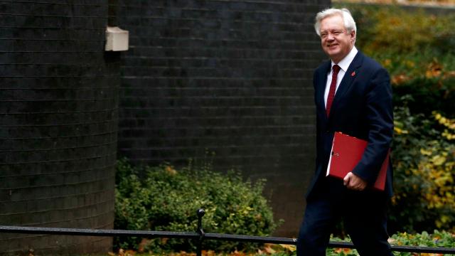 David Davis met in Brussels for the first time Michel Barnier to discuss Brexit.