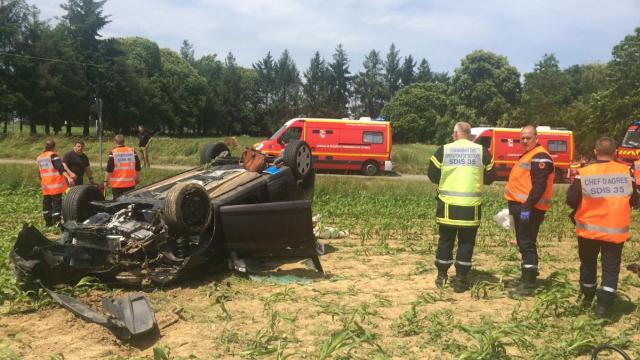 The car rolled over and landed in a field, in L'Hermitage, near Rennes.