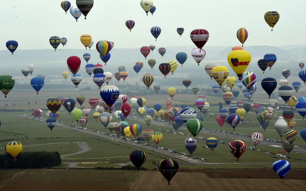 New world record as 456 Balloons take off at the same time