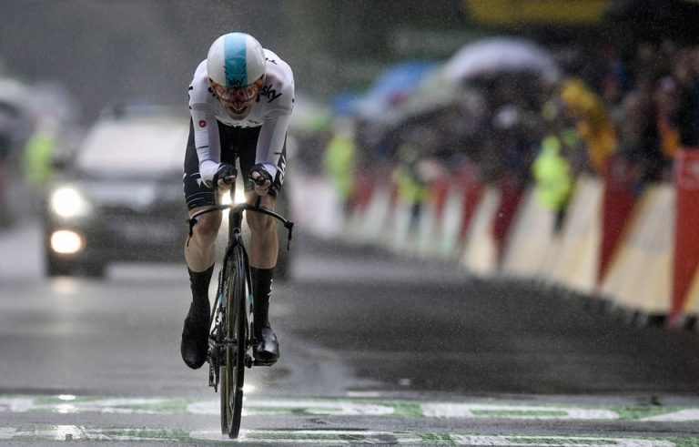 Geraint Thomas first yellow jersey of the Tour de France 2017