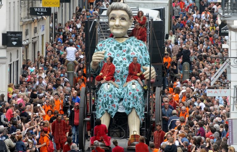 Royal de Luxe return to Nantes for their new show "Miniatures"