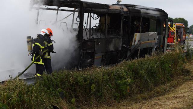 59 people escape a bus on fire near the Pas-de-Calais
