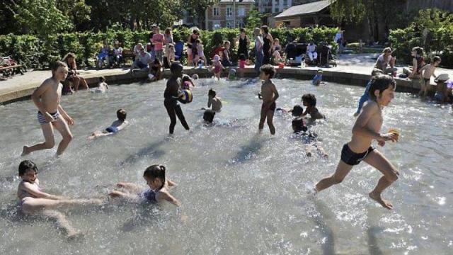 To overcome the heat, kids can enjoy a nineteen wading pools in the city of Nantes