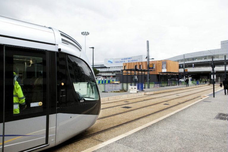 A suspicious package at the airport tram stop in Toulouse