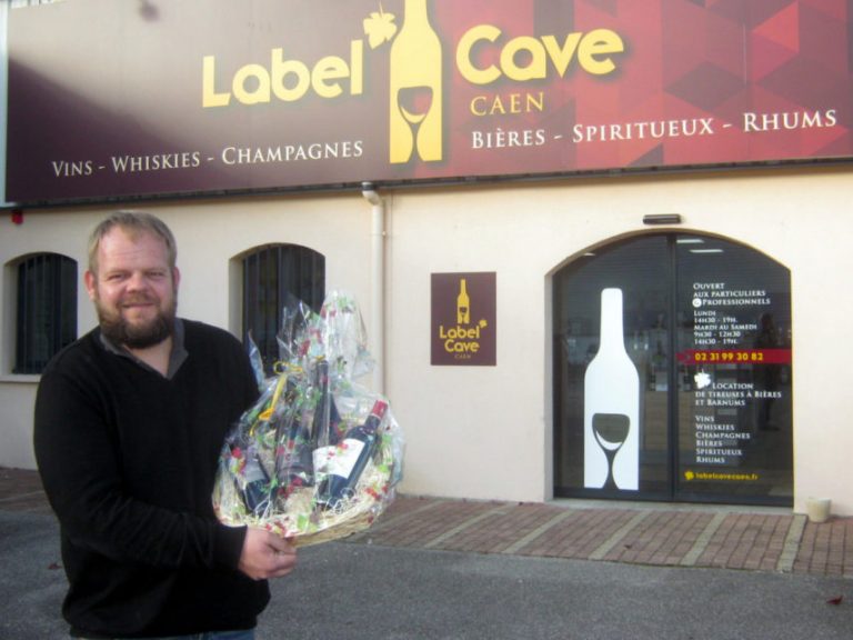 Chardin Jean-Philippe watch on bottles of Label'Cave, new store Ifs near Caen