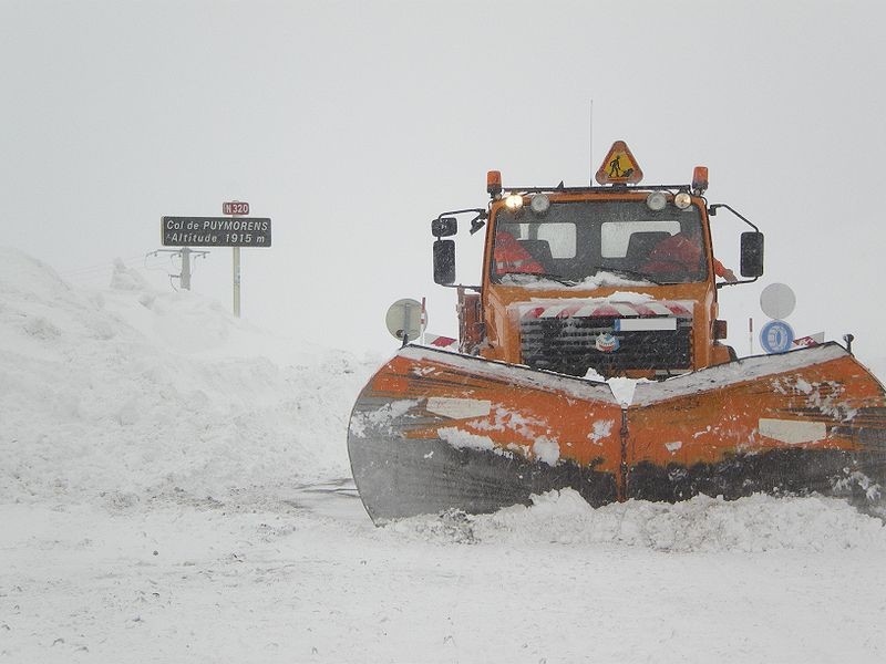truck hits snow plough in vosges