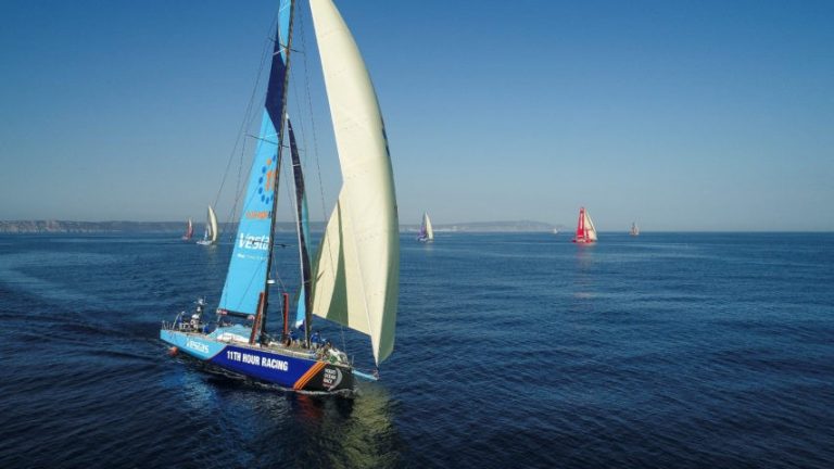 One person died after the collision between the boat team Vestas 11th Hour and a fishing boat in the Volvo Ocean Race.