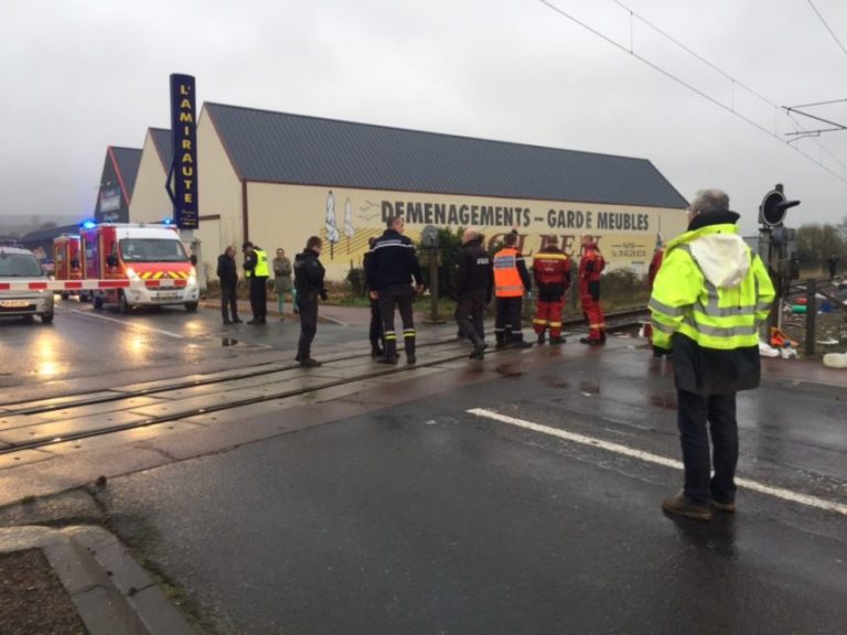 A collision between a train and a van occurred in Saint-Arnoult (Calvados) near Deauville, Sunday 21st January