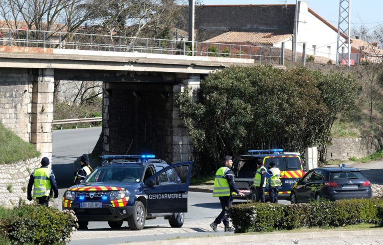 Trèbes, March 23, 2018. - Gendarmes block access to Trèbes (Aude) after a hostage taking in a supermarket.