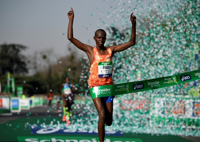Kenyan Paul Lonyangata retains his title at the Paris Marathon