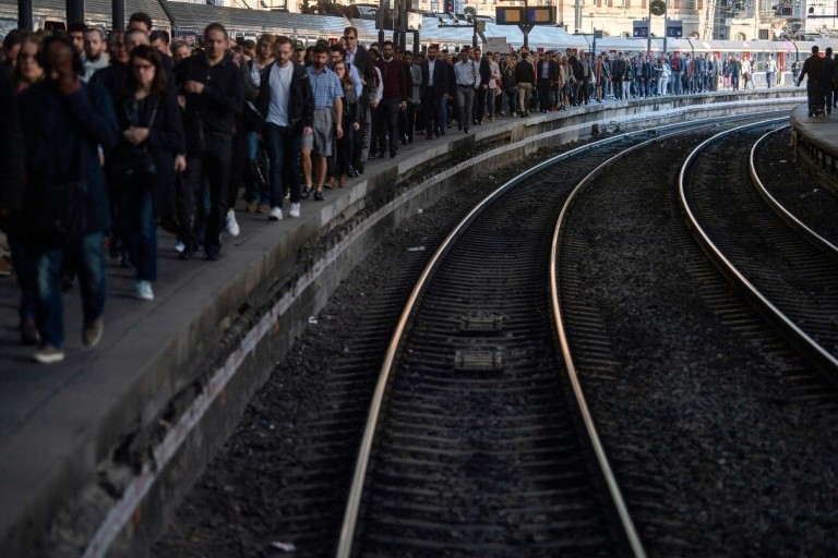 Participation in the strike at the SNCF is down