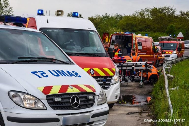 One dead and two injured in road accident at Moselle