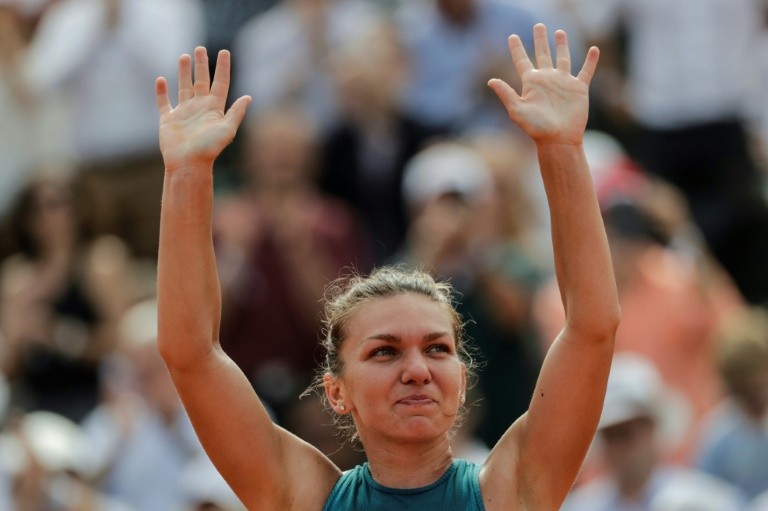 Simona Halep of Romania wins Roland-Garros by defeating American Sloane Stephens in the final on June 9, 2018. (© AFP / Thomas SAMSON)