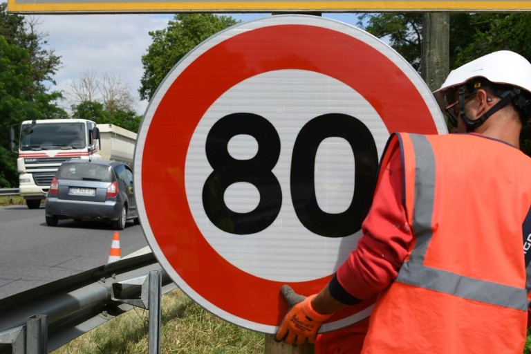 Speed limits on secondary routes in France reduced to 80 Km/h