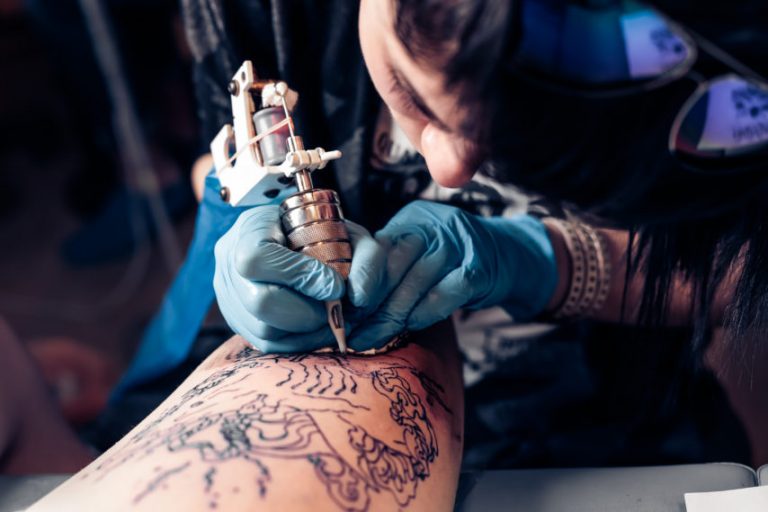 Tattoo inks may contain toxic and carcinogenic substances
