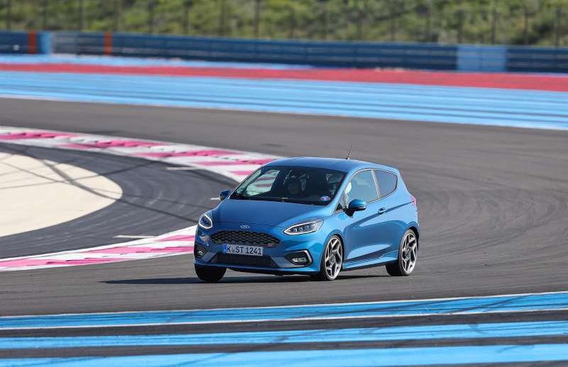 On a racetrack, like the Paul Ricard here, the Ford Fiesta ST handles with disconcerting simplicity.