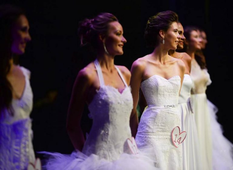 Miss Pays de la Loire competition started with a parade in Wedding Dresses