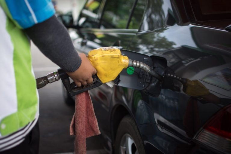 Faced with rising fuel prices, superethanol seduces more and more motorists with its price two times lower than the pump.