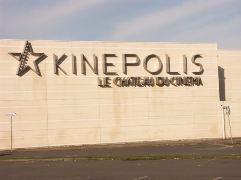 The Kinepolis cinema in Lomme (Nord) recruits for Christmas holidays.