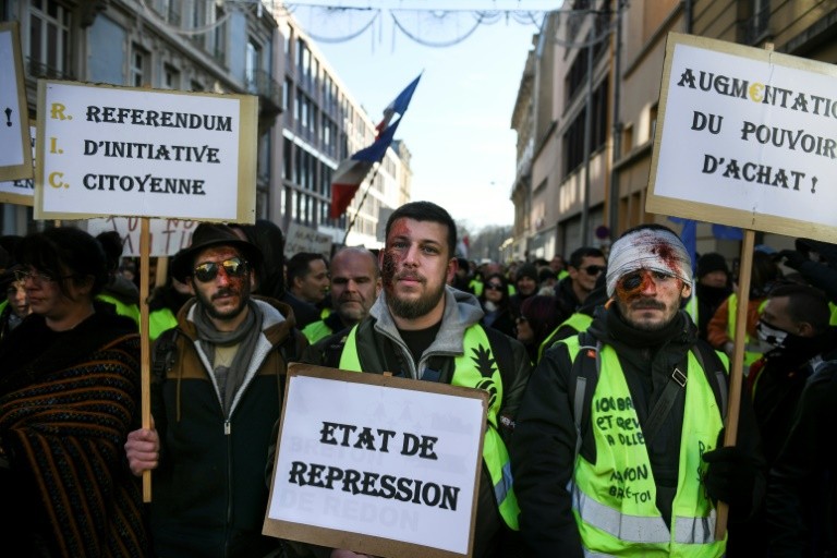 Act 12 yellow vests march in Paris against police violence
