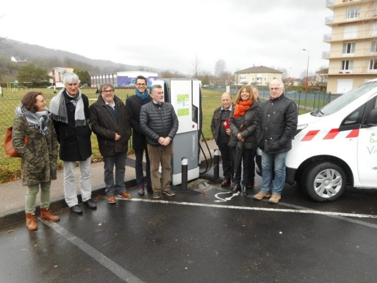 Another way to switch to the pump with this fast charging station for electric vehicles in service in Vic-sur-Cère, Cantal