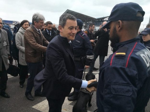 The Minister greeted the customs officers of the Transmanche in Dieppe