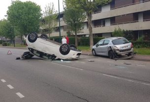 The car ended up on the roof, avenue de l'Europe, Pont-Audemer