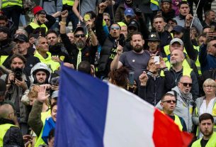 Jérôme Rodrigues and protesters of the Yellow Vests at La Défense in Paris, April 6, 2019.