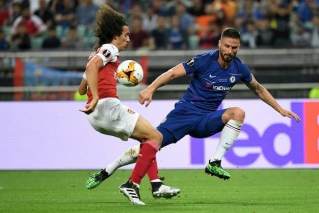 Arsenal French midfielder Matteo Guendouzi (l) against his compatriot Olivier Giroud of Chelsea, in the final of the Europa League on May 29, 2019 in Baku. 